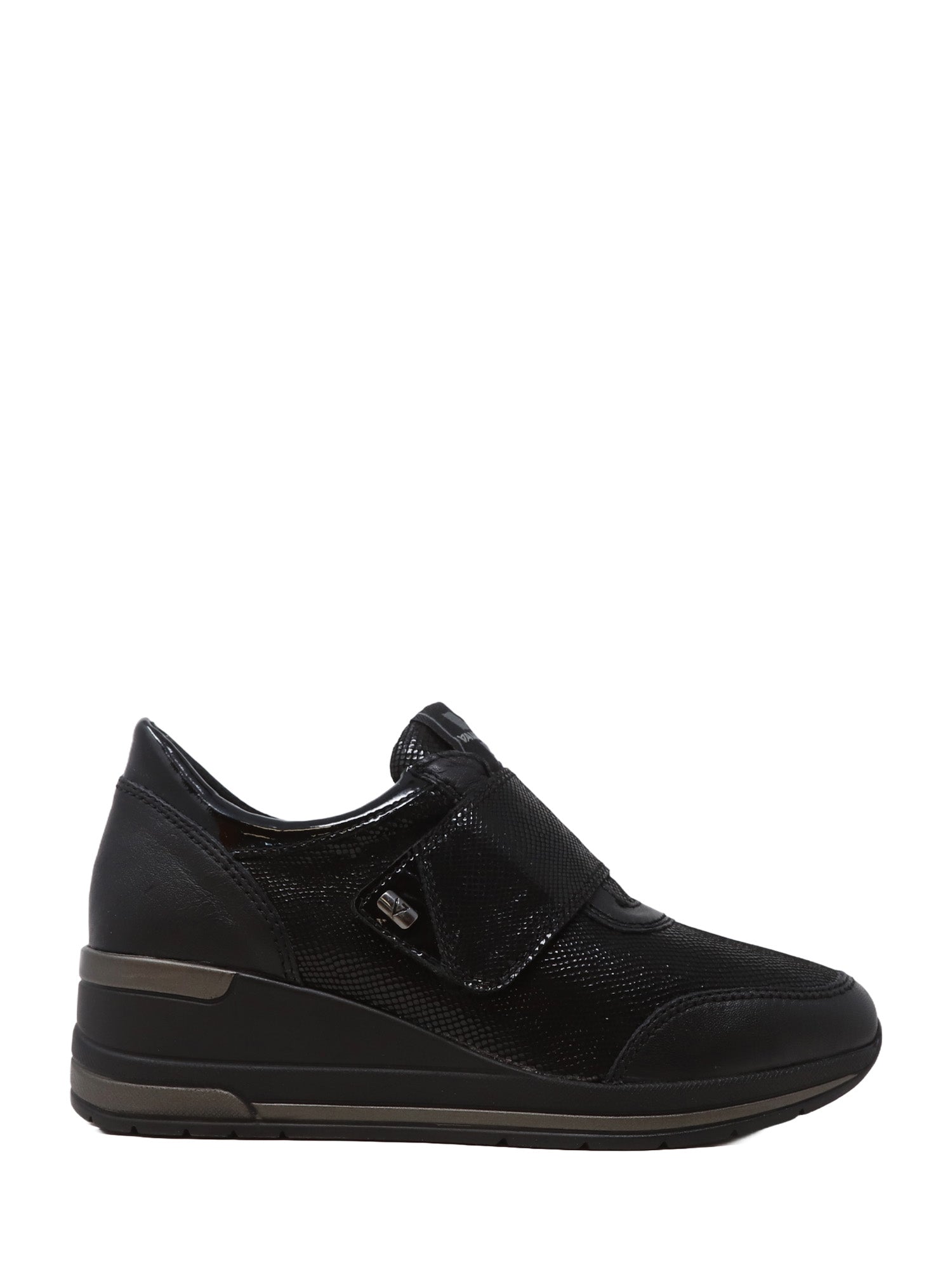 Scarpe con strappi Nero Valleverde