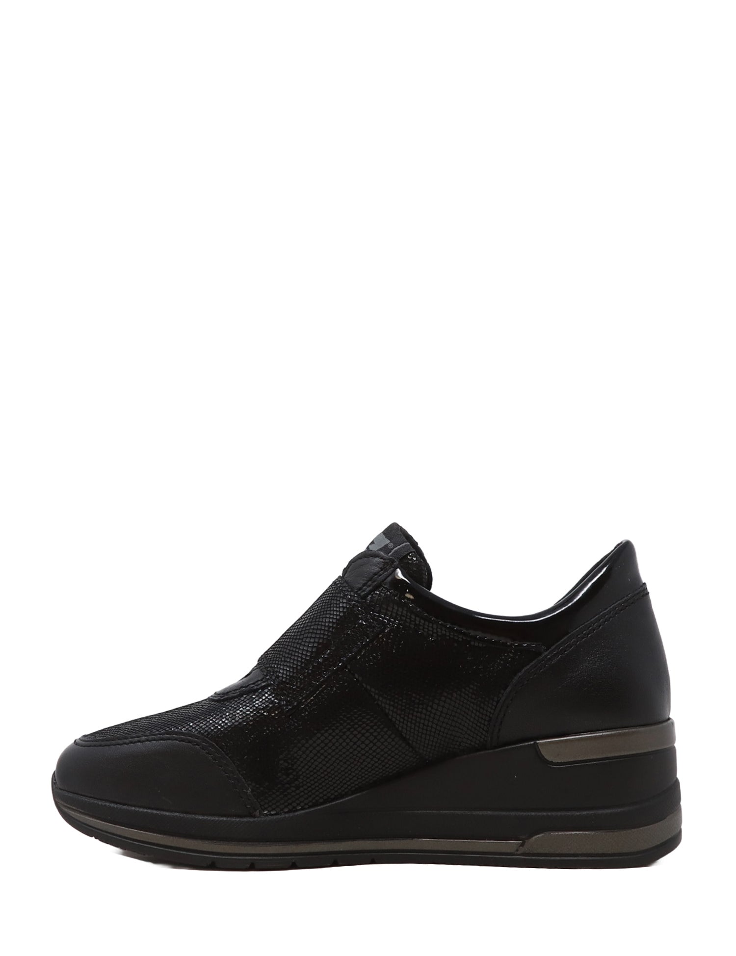 Scarpe con strappi Nero Valleverde