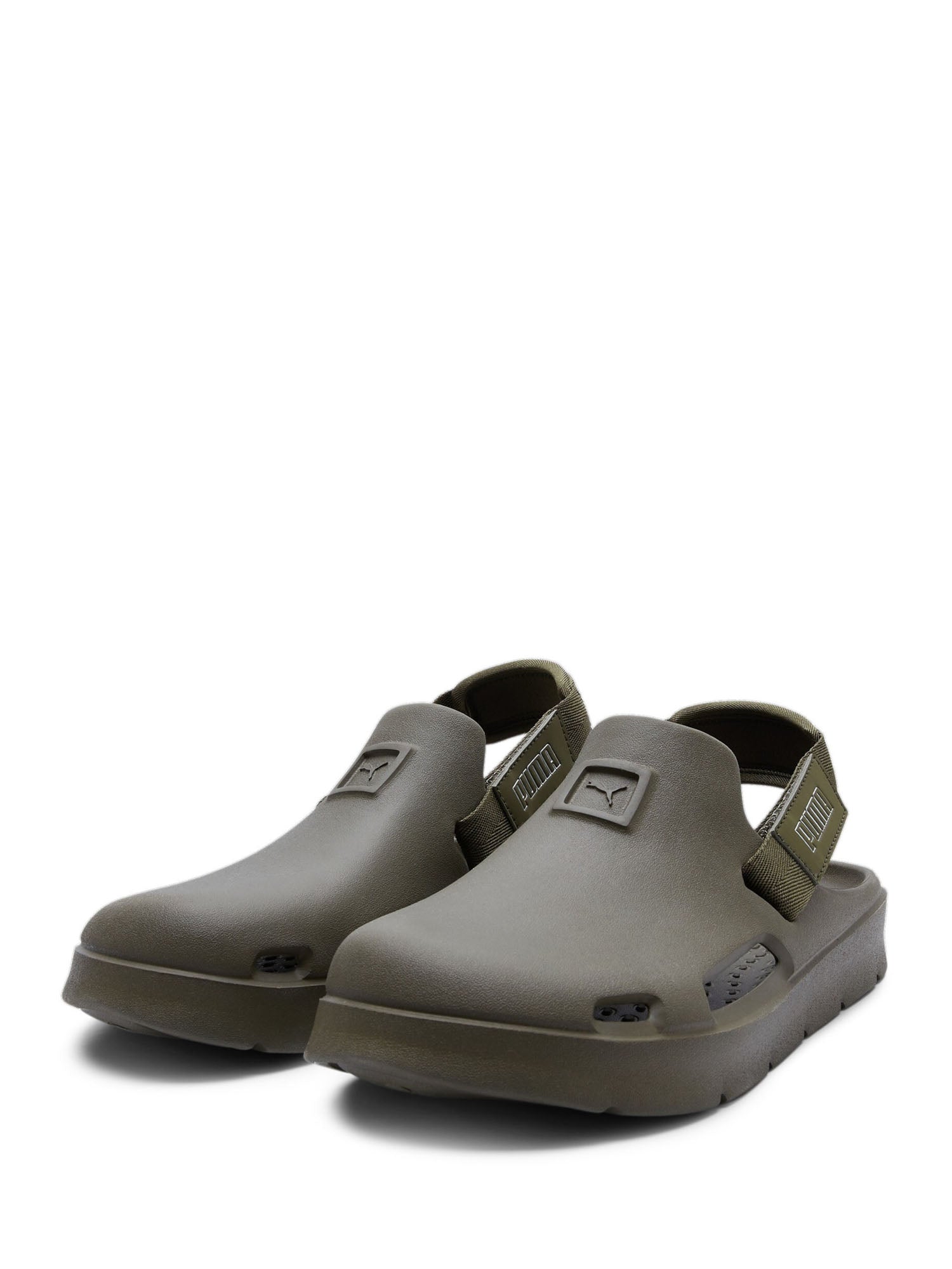 Sandali con strappi Verde Puma