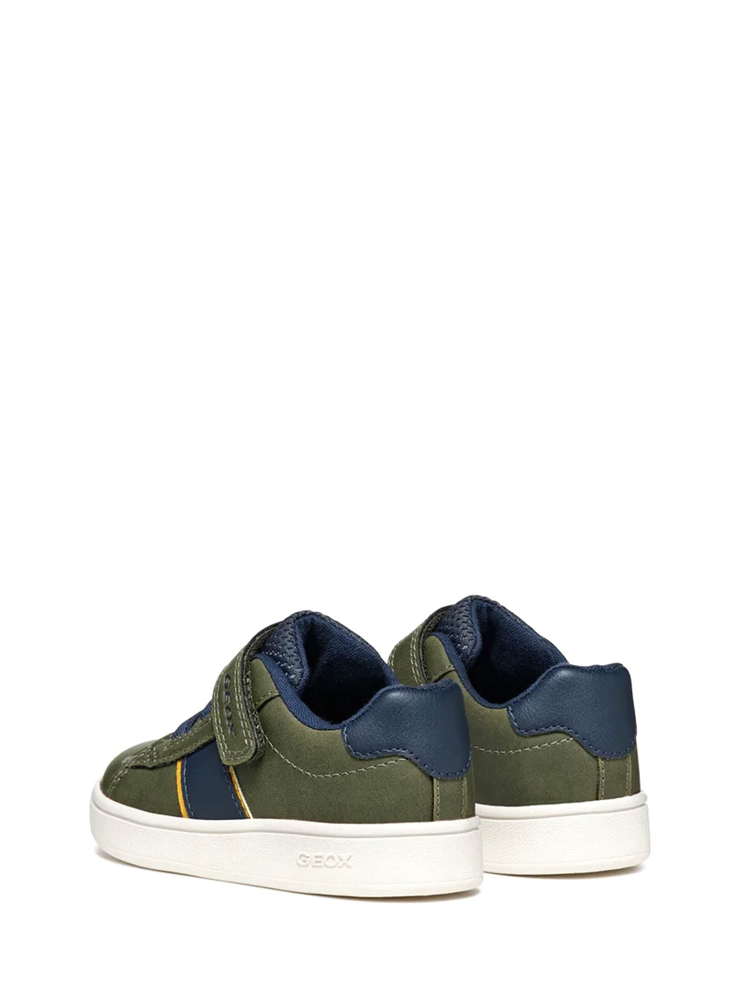 Scarpe con strappi Verde Geox