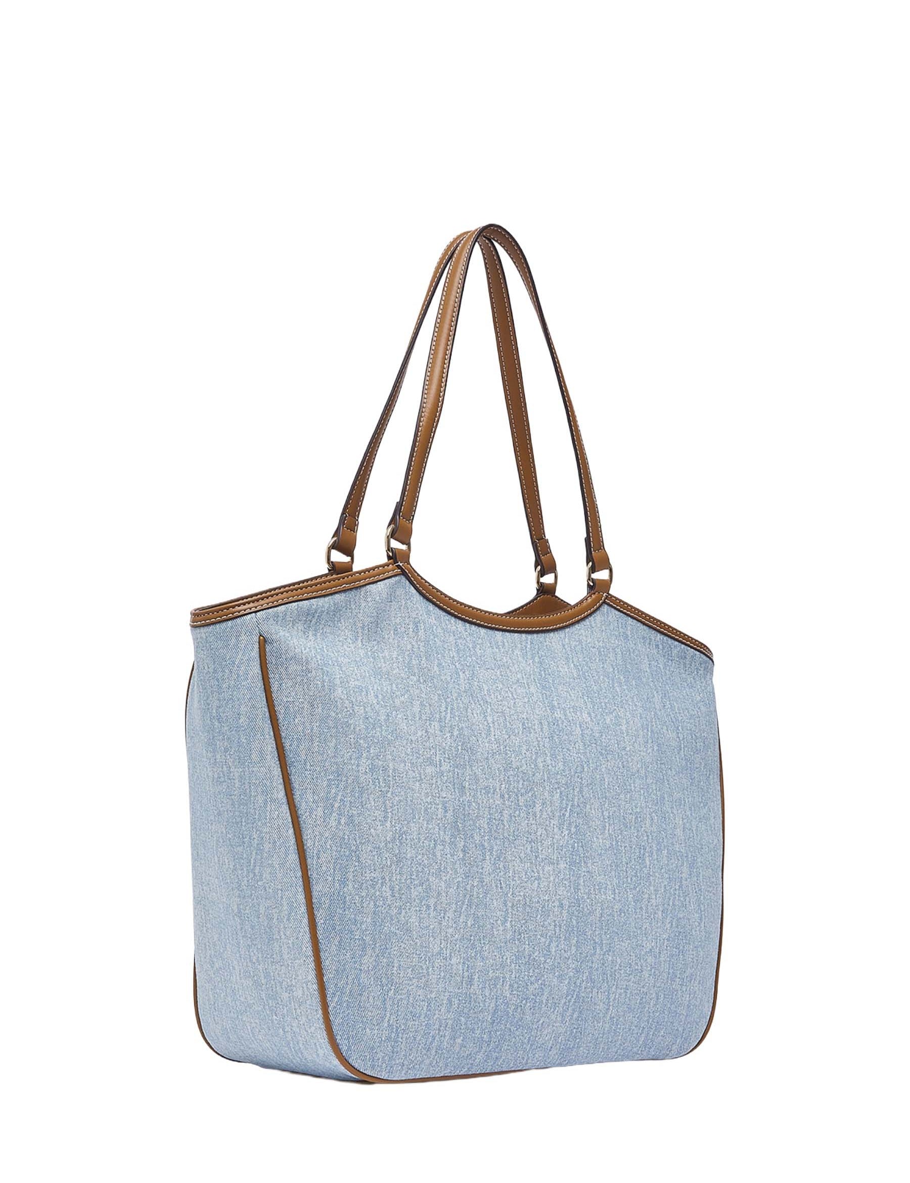 Shopper Celeste Liu-jo