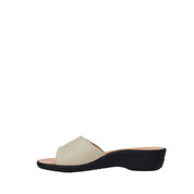 Sandali con strappi Beige Susimoda