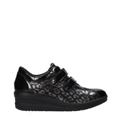 Scarpe con strappi Nero Enval