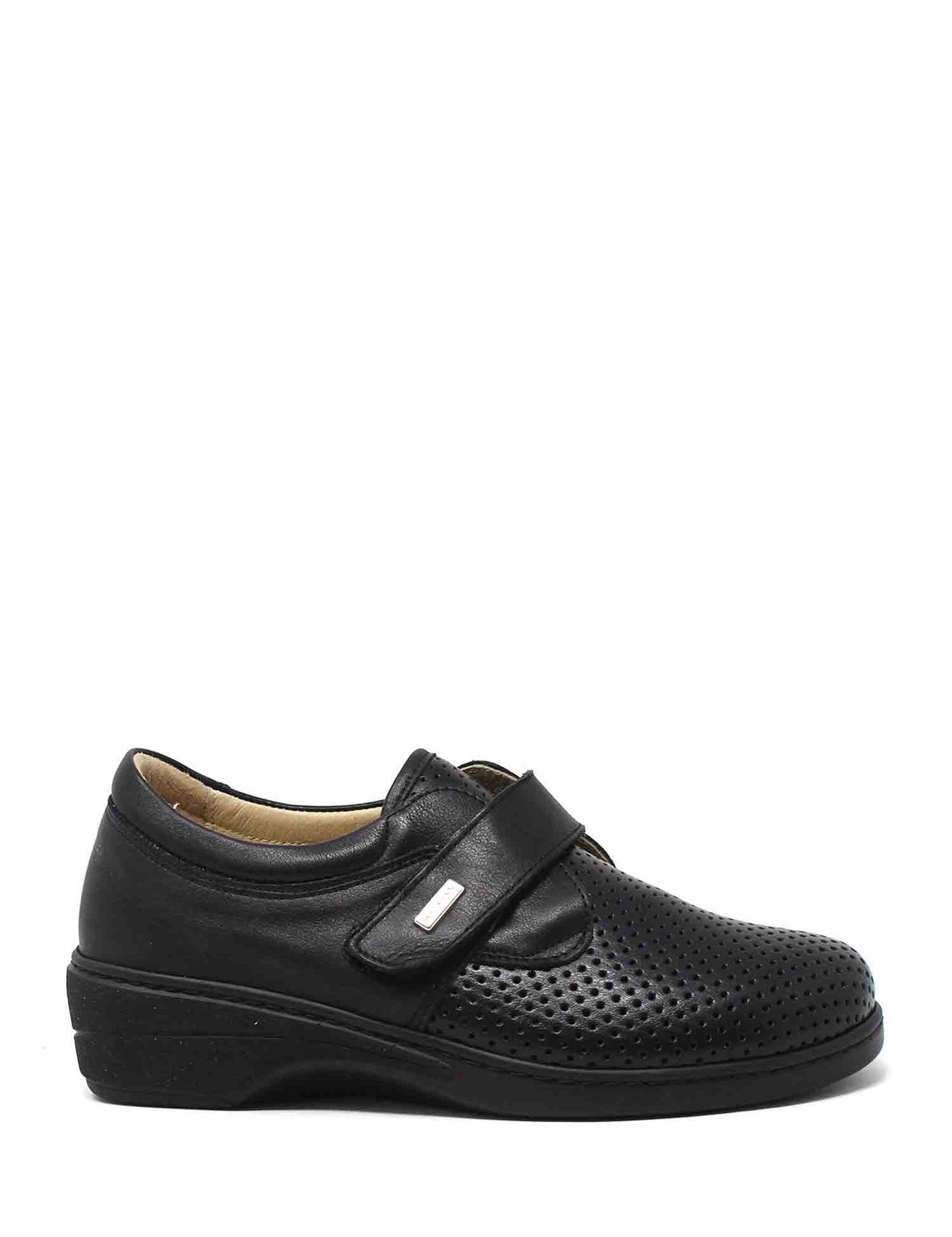 Scarpe con strappi Nero Susimoda