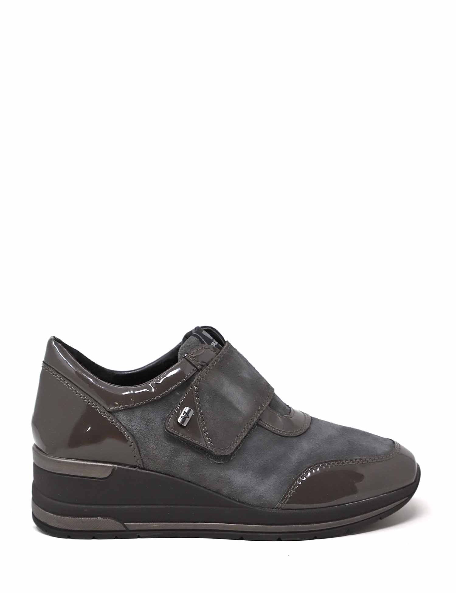 Scarpe con strappi Grigio Valleverde
