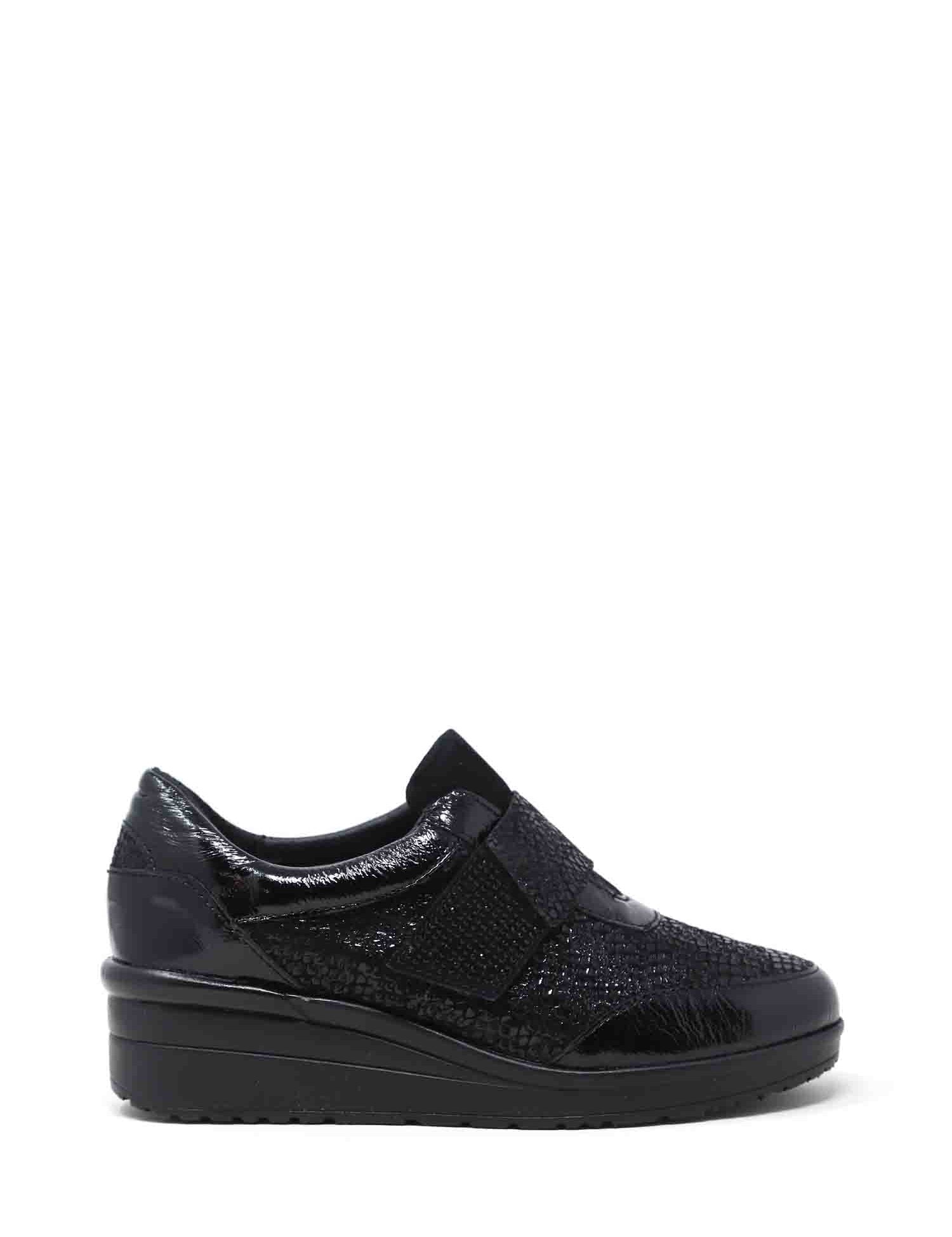 Scarpe con strappi Nero Susimoda