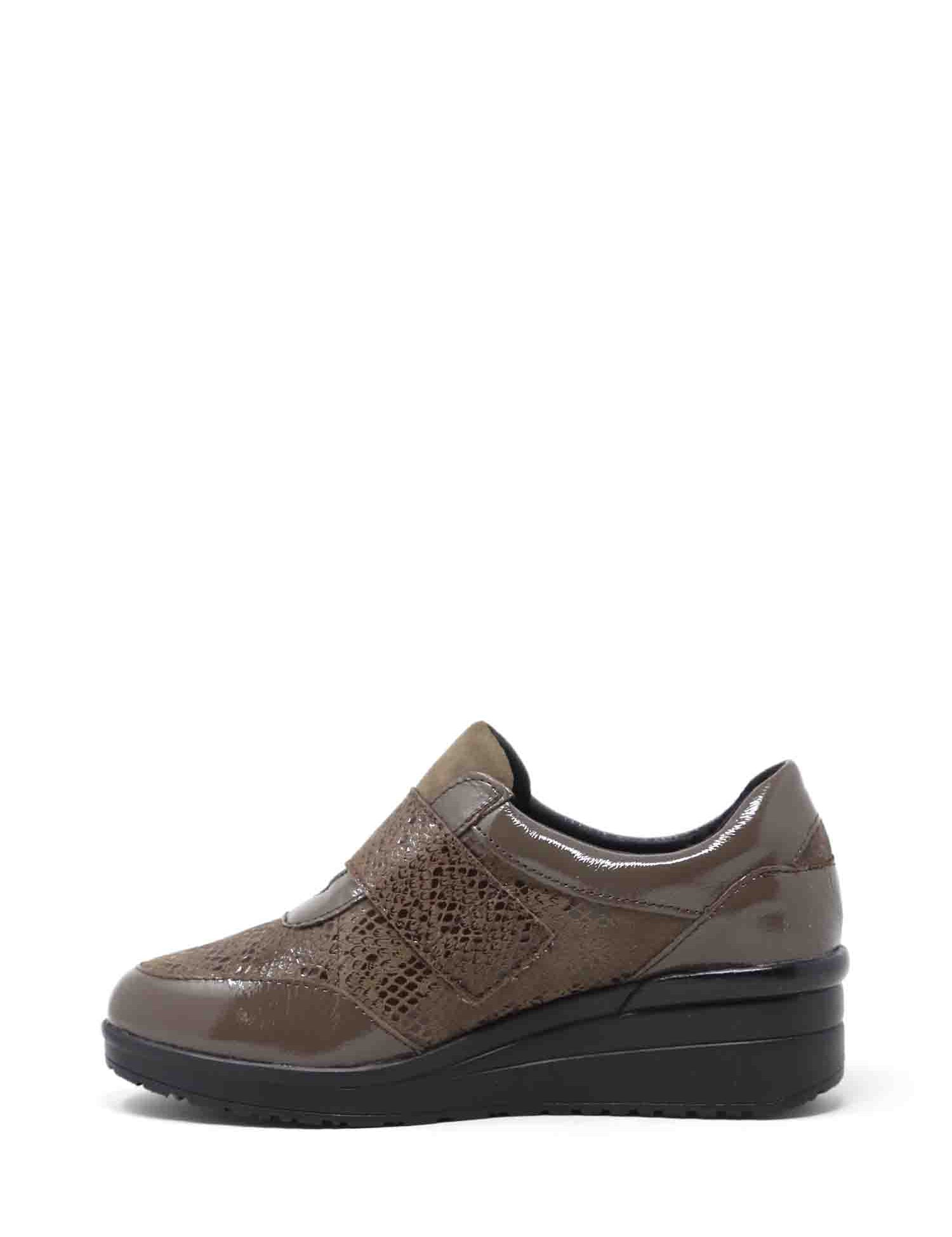 Scarpe con strappi Marrone Susimoda